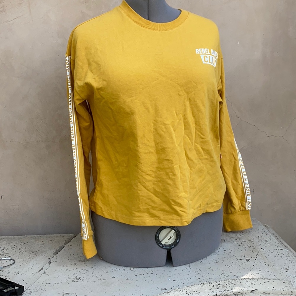 NEW WITH 🏷. Perfect for the upcoming fall and winter.